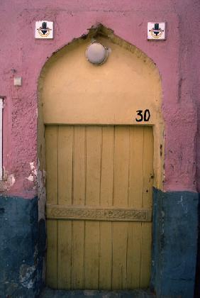 A door in the medina (photo) 