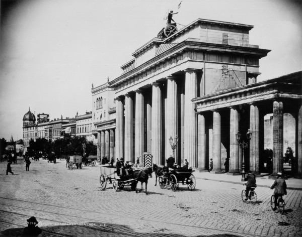 Berlin / Brandenburg Gate / Levy / 1900 from 
