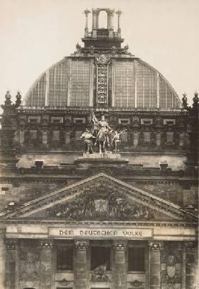 Berlin,Reichstag,Kuppel u.Inschrift/Foto