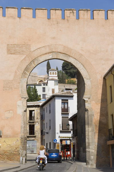 Elvira Gate, Granada (photo)  from 