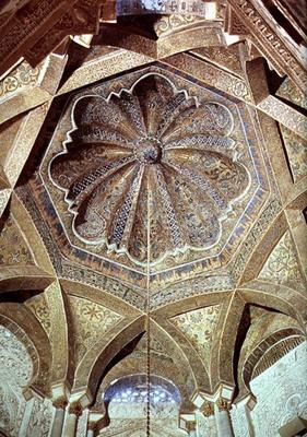 Interior of the dome over the mihrab, 965 AD (photo) (see also 88985) from 