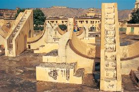 Jantar Mantar astronomical observatory (photo) 