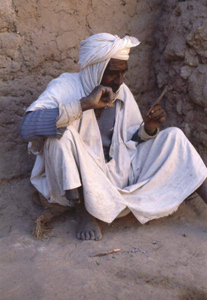 Seated man, Taghit (photo)  from 