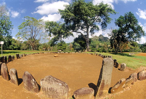 Stone circle, Chican-Taino culture (photo)  from 