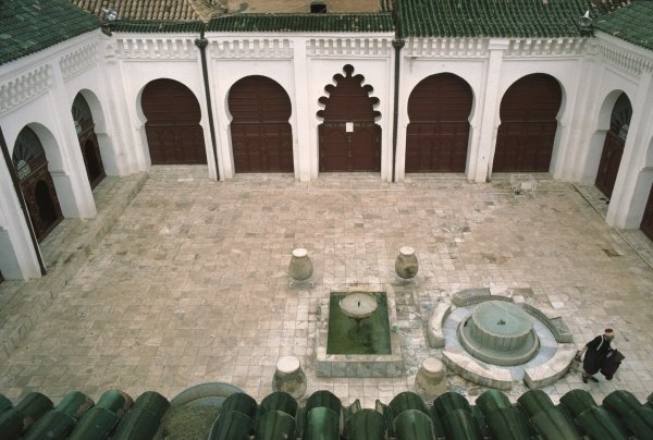 The big Mosque, courtyard (photo)  from 