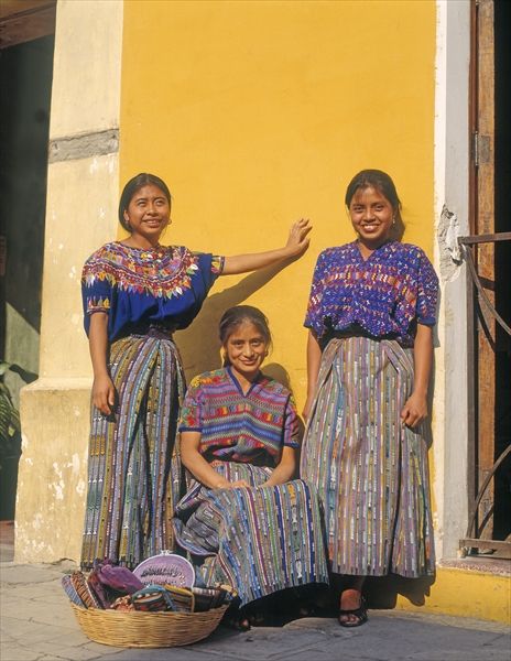 Three Guatemalan ladies (photo)  from 