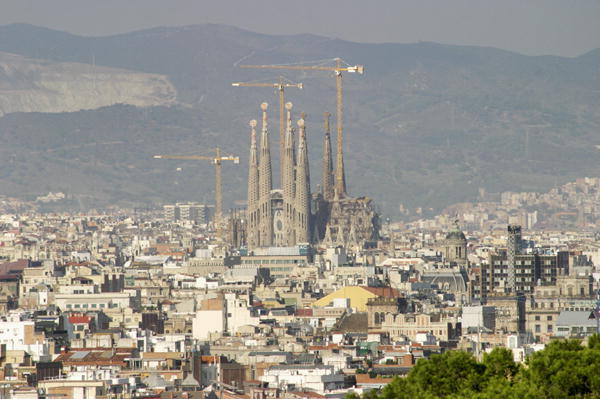 View of Barcelona with the Cathedral of Sagrada Familia (photo)  from 