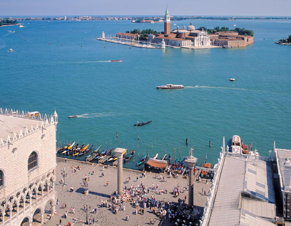 View over Bacino di San Marco to Isola San Giorgio Maggiore (photo)  from 
