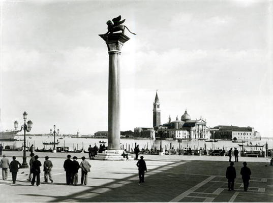 View of the Molo and the Column of the Lion of St. Mark looking towards the island of S. Giorgio Mag from 