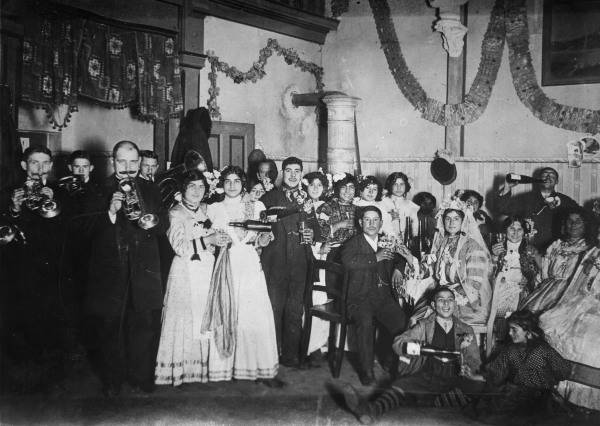 Zigeuner-Hochzeitsgesellschaft um 1920 from 