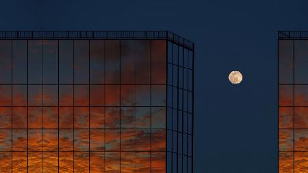 Monduntergang bei Sonnenaufgang