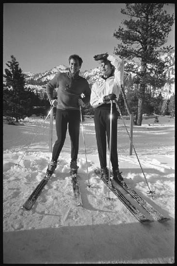 Janet Leigh and Tony Curtis on skis at the Winter Olympics, Squaw Valley, California