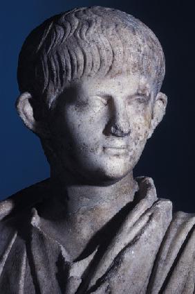 Togate statue of the young Nero, front view of the head