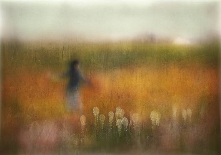 A Girl and Bear grass from Shenshen Dou