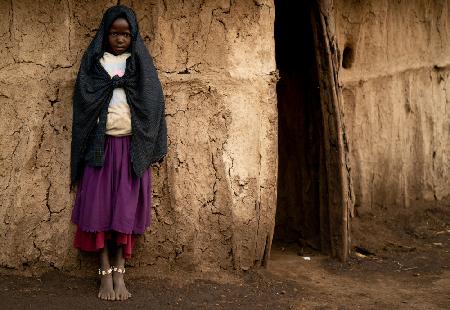 Massai-Mädchen ... bei ihr zu Hause
