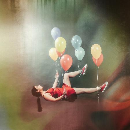 Anna-Valeria mit Luftballons