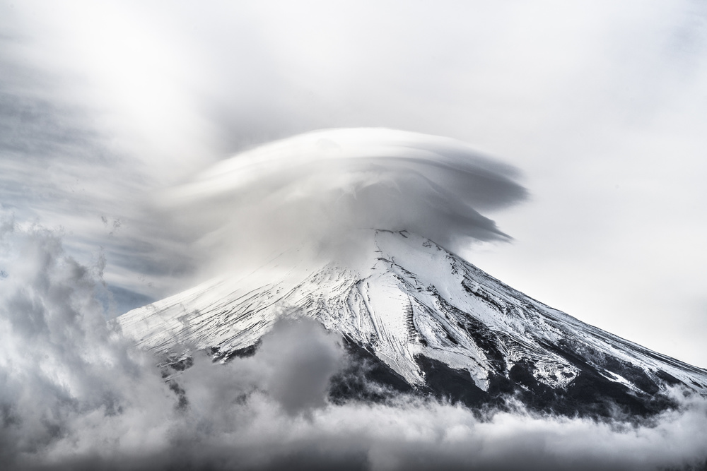 Regenschirmwolke Fuji from Takashi Suzuki