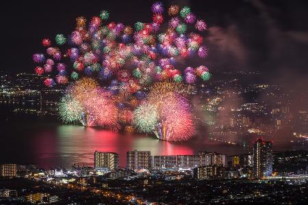 Feuerwerk am Biwa-See