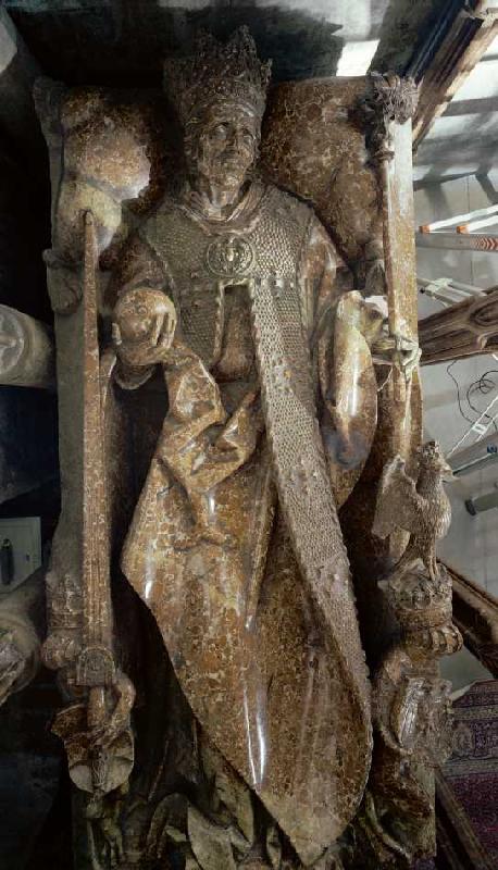 Das Grabmal von König Kasimir IV.: Die Grabplatte mit dem sterbenden Kasimir from Veit Stoß