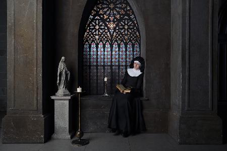 Eine junge Nonne